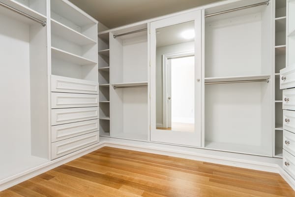 Custom closets allow you to maximize your space and keep your favorite belongings organized