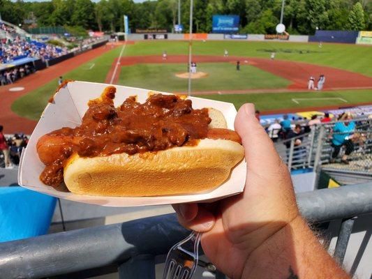 Chili dog that was below average at best