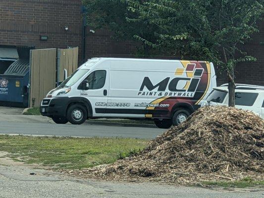 MCI Paint and Drywall.. and crack cocaine?  They just can't get enough of the 17th Avenue outdoor drug market.