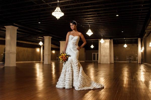 A beautiful bride in our spacious interior ballroom!
 Photography: Bamber Photography