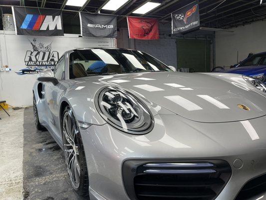 Wash and wax complete on this Porsche turbo