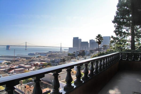 Telegraph Hill Townhome with Panoramic Views of San Francisco Bay