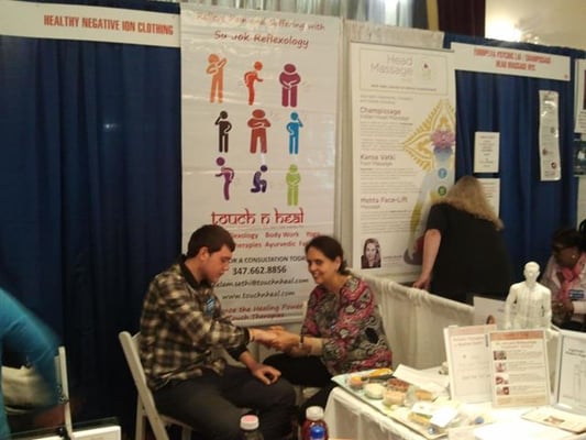 Doing Su Jok Therapy at New Life Expo.NY