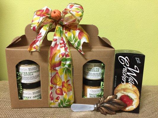 CHEESE SPREAD GIFT TOTES