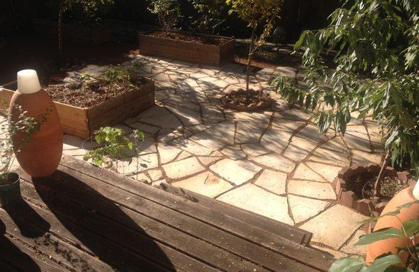 Nice white Mexican Flagstone installed on Decomposed Granite 1/4 minus