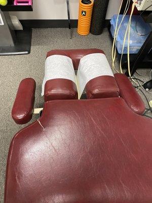 extremely clean chiropractor tables