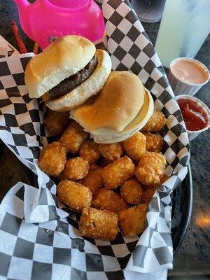 Look how huge this kids meal is.. cheese sliders for my kiddo. She loved it!