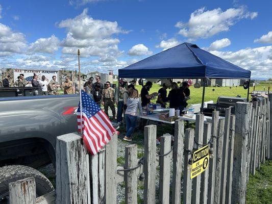 All Patriot Airsoft and staff giving out free lunch as customer appreciation