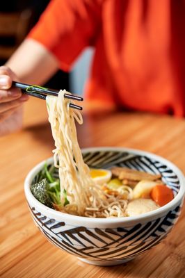 Matzoh Ball Ramen
chicken broth, char six chicken, scallion, nori