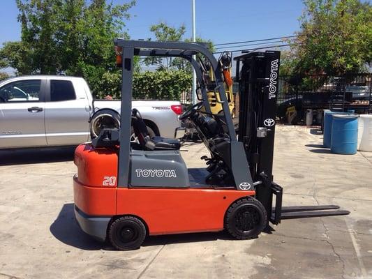 Toyota forklift or any kinda forklift service.