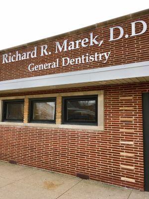 Richard R. Marek, DDS