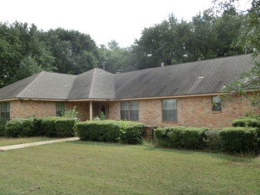 Great buy on this house on 10 acres in Corsicana city limits!