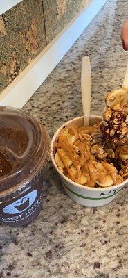 Awesome Tres Bayas smoothie and Nutty Yeah bowl.