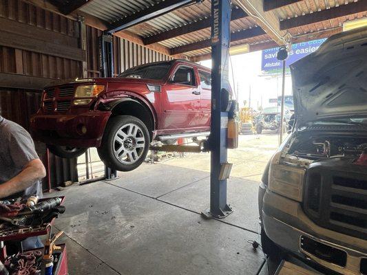 Putting leveling kit on my dog nitro