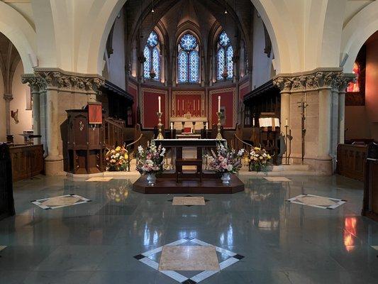 Major cross altar