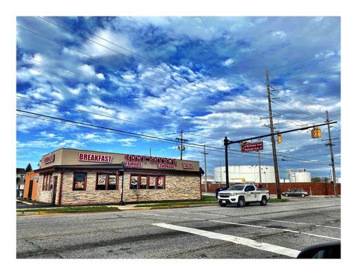 Eddy's Gyros.W Columbus Dr, East Chicago, IN  Gyros Burgers Hotdogs Sandwiches Italian Philly Chicken Wings IceCreams Lemonades etc. Cool.