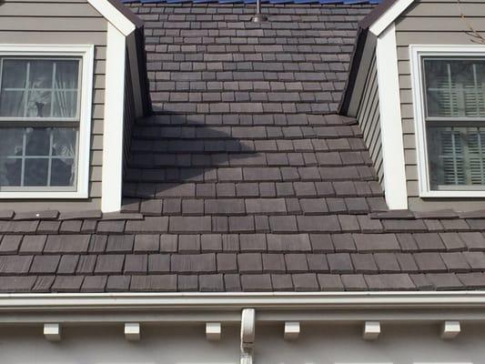 Davinci Bellaforte Roofing in color Espresso