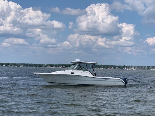 2004 Pursuit 3070 Offshore