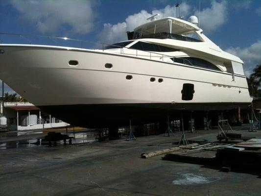 83ft Ferretti