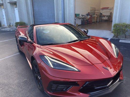 New 21 Corvette with the LLumar IRX 30% and the Air 80% sr Blue on the front windshield for glare and dash protection