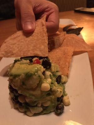 The guacamole appetizer only serves 1/4 of a person ....