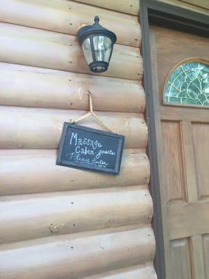 Cozy little cabin. AMAZING massage!