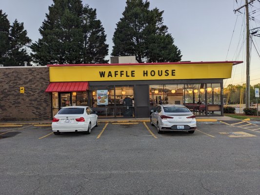 Waffle House, Huntersville