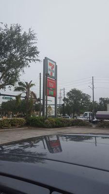 7-Eleven at S. Orange & E. Landstreet.