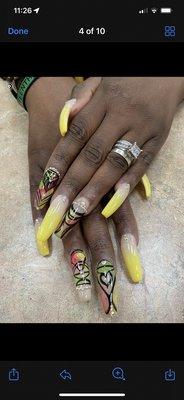 Tam nails