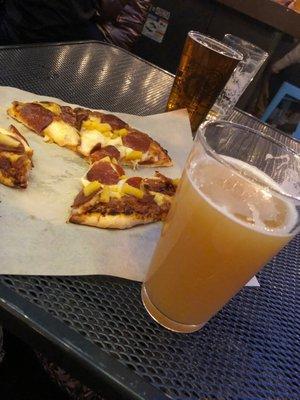 Crispy delicious pizza and juicy IPA.