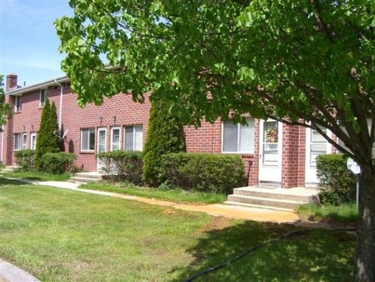 Apartments and yard of Gaia Gardens Colchester, CT