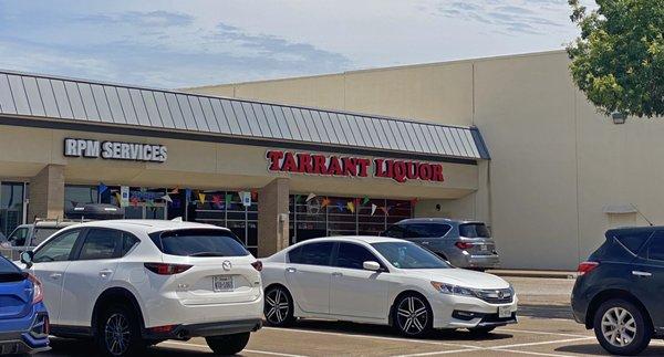 Outside of Tarrant Liquor on Harwood