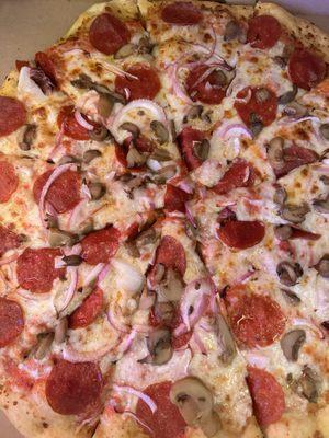 16inch with pepperoni mushroom & onion