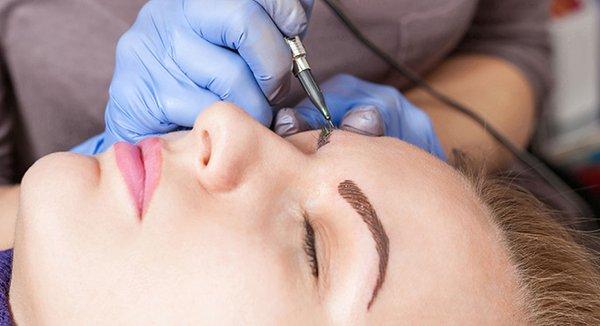 Permanent Make-Up Microblading