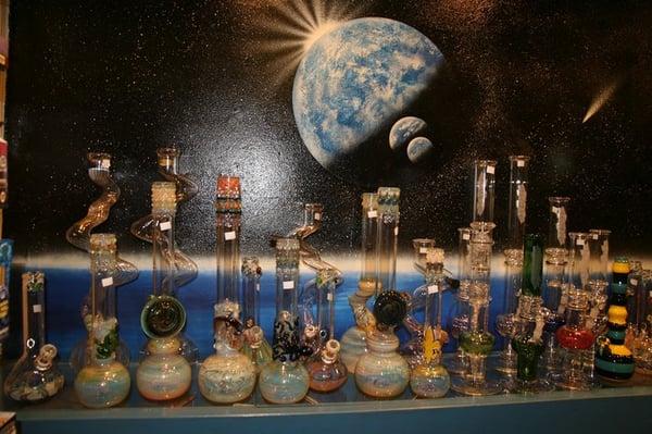 Planet Waterpipe needs lungs.