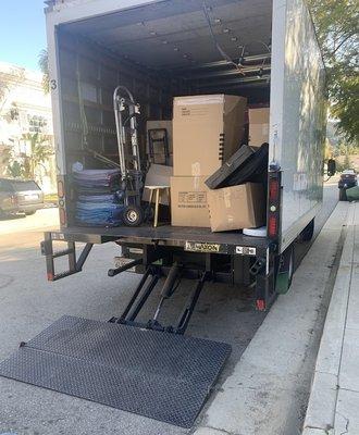 Looking for the perfect moving company in Burbank, CA? Your search ends here! We are your trusted partners for a stress-free ...