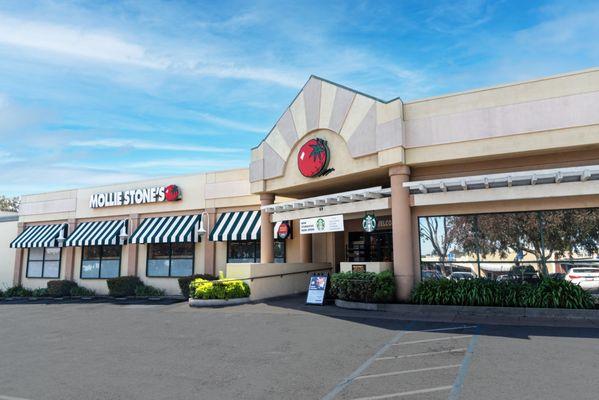 Mollie Stone's Markets Front of Store in San Mateo