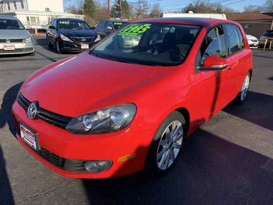 Looking for an amazing commuter car? 2011 VW GOLF DIESEL!!! 35 plus mpg