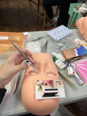 Eyelash extension class