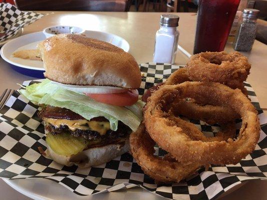 Bacon Cheeseburger with onion rings