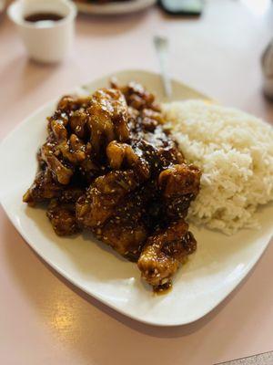 This isn't the lunch special, it's the sesame beef. Very flavorful ginger!