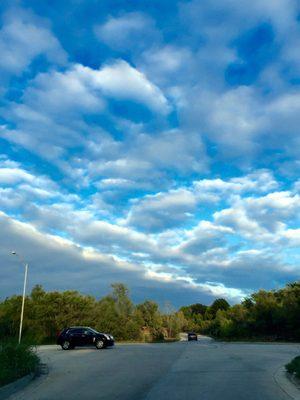 The sky looked like this when we got off the highway on our way to Amity Park.  10/01/2016  18:00