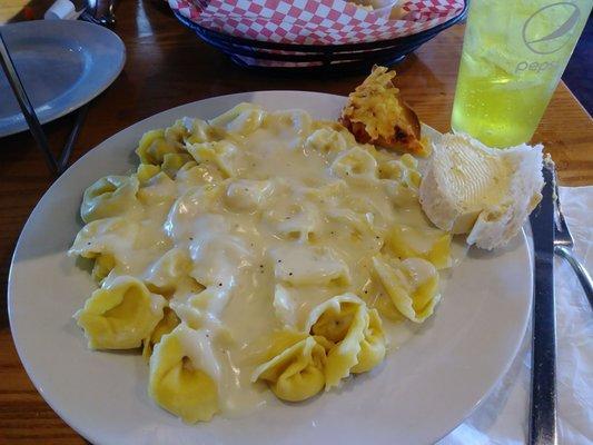 Tortellini Alfredo