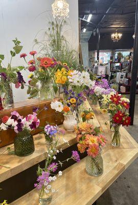 Full service flower shop in house