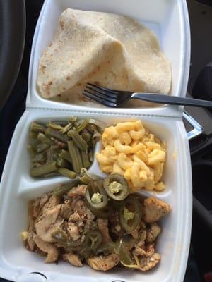 Lunch plate with fajita chicken, macaroni, and green beans