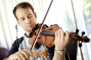 www.kenlambertmusic.com
 Ken Lambert, owner
 Solo violin or fiddle for your wedding or event