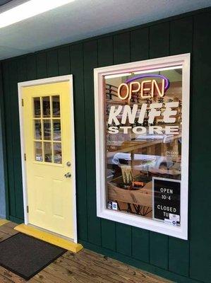 Poppy's Little Knife Store