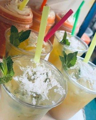 Mojito Cocktail: Rum, sugar cane juice, lime juice, soda water, fresh mint leaves