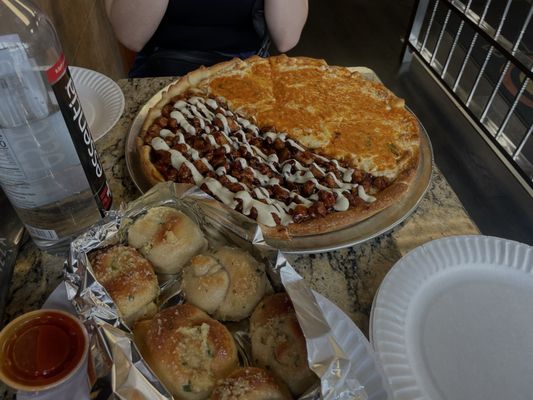 Vodka and barbecue pizza with garlic knots