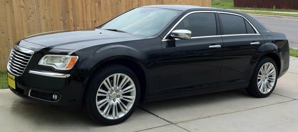 Luxury 4 passenger Chrysler 300